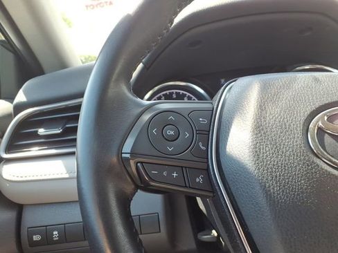 Certified 2019 Toyota Camry SE FWD image 18