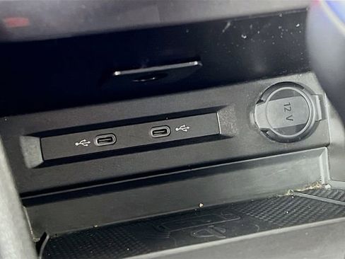 Used 2024 Volkswagen Tiguan SE image 20