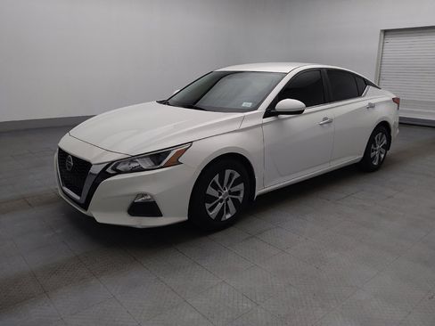 Used 2019 Nissan Altima 2.5 S FWD image 2