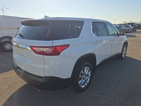 Used 2021 Chevrolet Traverse LS FWD image 3