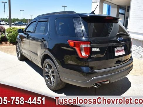 Used 2018 Ford Explorer XLT w/ Equipment Group 202A FWD image 7
