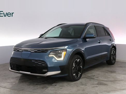Used 2023 Kia Niro Wave image 2