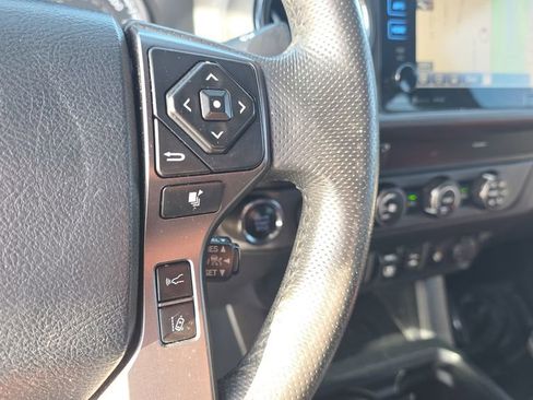 Used 2019 Toyota Tacoma TRD Off-Road w/ Technology Package AWD/4WD image 22