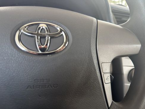 Used 2010 Toyota Camry LE image 34