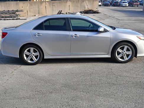 Used 2013 Toyota Camry SE FWD image 5