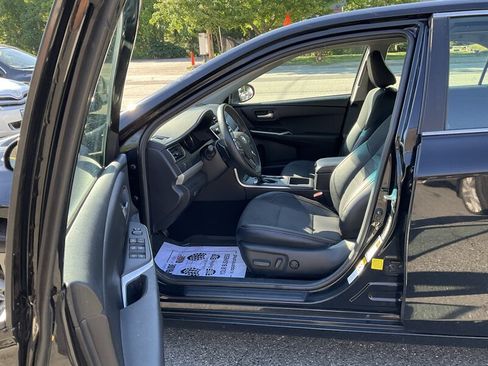 Used 2017 Toyota Camry SE FWD image 15