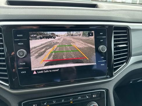 Certified 2022 Volkswagen Atlas SEL R-Line image 28