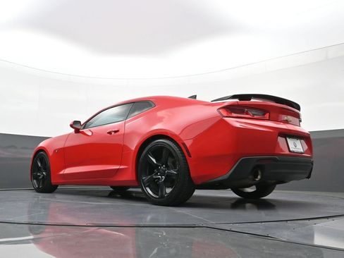 Used 2018 Chevrolet Camaro LT RWD image 22
