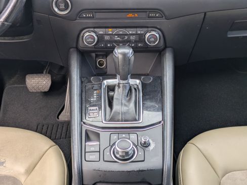 Used 2018 MAZDA CX-5 Touring w/ Preferred Equipment Package image 18