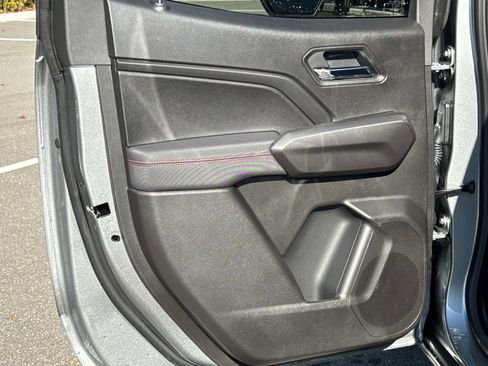 New 2025 Chevrolet Colorado Z71 w/ Midnight Edition image 10
