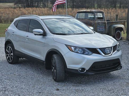 Used 2019 Nissan Rogue Sport SL w/ Premium Package image 12
