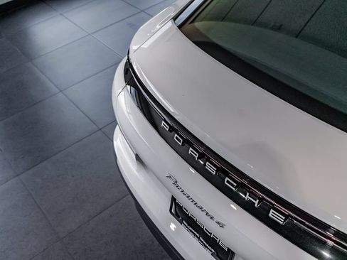 Certified 2025 Porsche Panamera 4 AWD/4WD image 36