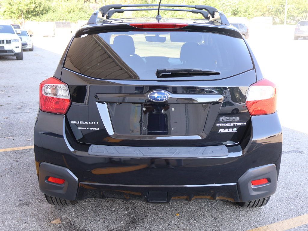 Used 2017 Subaru Crosstrek 2.0i Premium w/ Moonroof Package AWD/4WD image 5