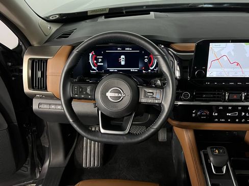 Used 2024 Nissan Pathfinder Platinum w/ Cargo Package image 12