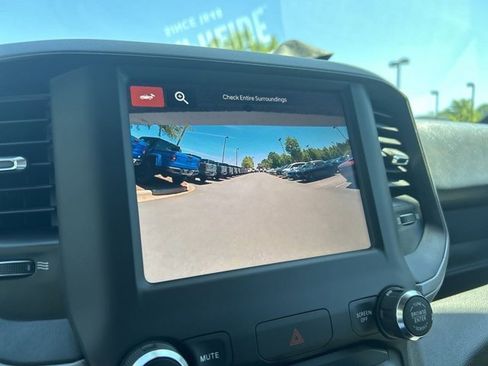 Used 2024 RAM 2500 Tradesman w/ Chrome Appearance Group image 28