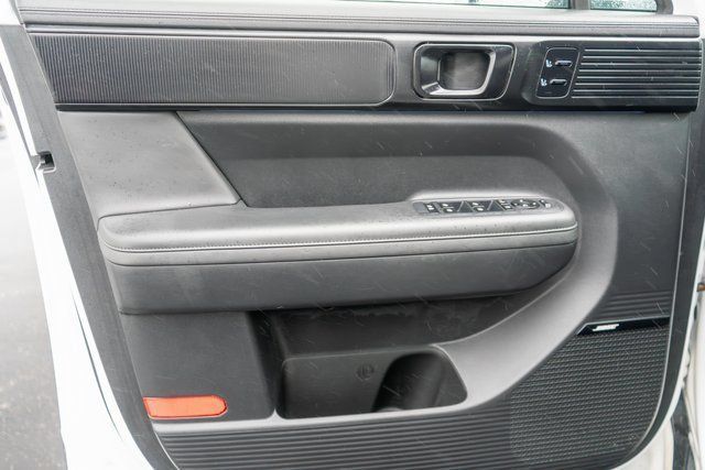 Used 2024 Hyundai Santa Fe Calligraphy AWD/4WD image 22