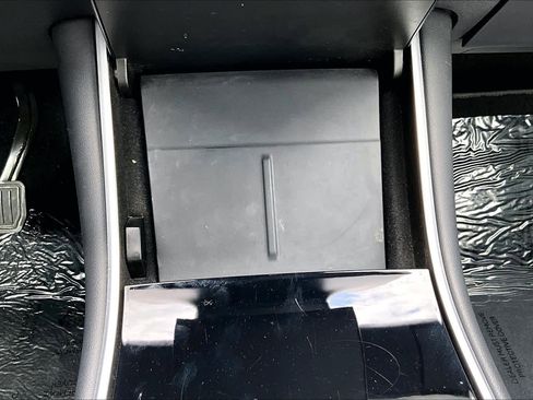 Used 2021 Tesla Model Y Long Range AWD/4WD image 33