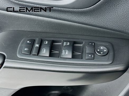 Used 2019 Jeep Cherokee Trailhawk w/ Cold Weather Group AWD/4WD image 24