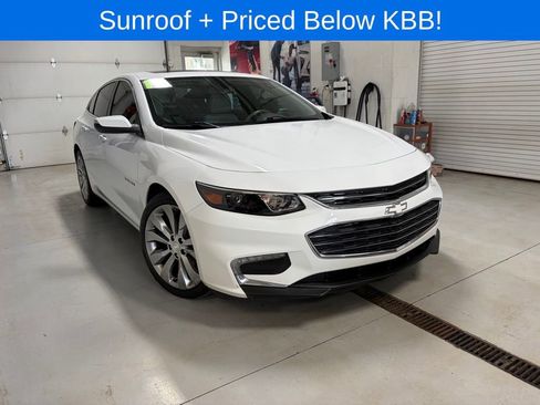 Used 2017 Chevrolet Malibu LT image 1