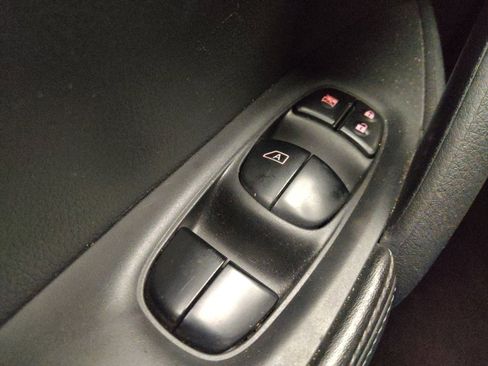 Used 2019 Nissan Rogue SV FWD image 27
