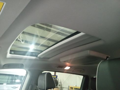 Used 2023 Honda Odyssey Elite image 17