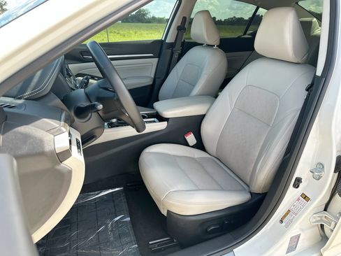 Used 2023 Nissan Altima 2.5 SL FWD image 11