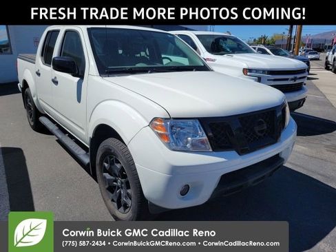 Used 2021 Nissan Frontier SV w/ Midnight Edition Floor Mats image 2