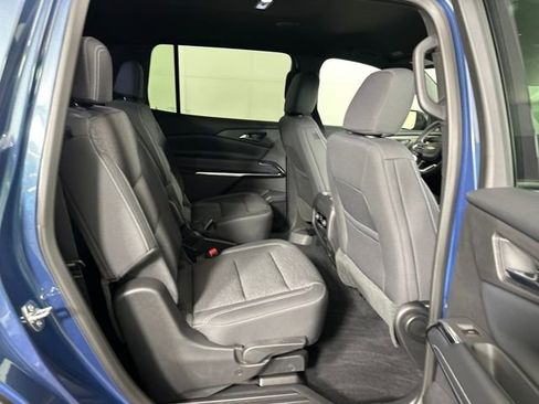 Used 2025 Chevrolet Traverse LT w/ Driver Confidence Package image 27