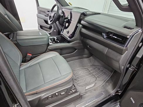 Used 2025 GMC Yukon XL AT4 w/ AT4 Premium Package AWD/4WD image 42