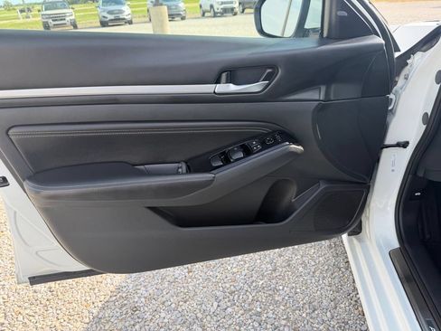 Used 2023 Nissan Altima 2.5 SL AWD/4WD image 9