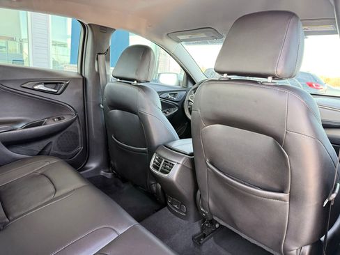 Used 2017 Chevrolet Malibu LT w/ Leather Package image 23
