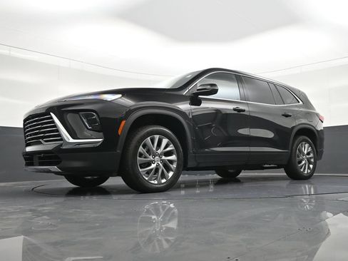 Used 2025 Buick Enclave Preferred w/ Power Package FWD image 23