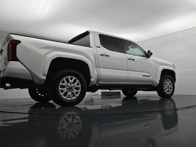 Used 2024 Toyota Tacoma SR5 AWD/4WD image 41