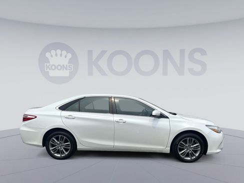 Used 2017 Toyota Camry XLE FWD image 8