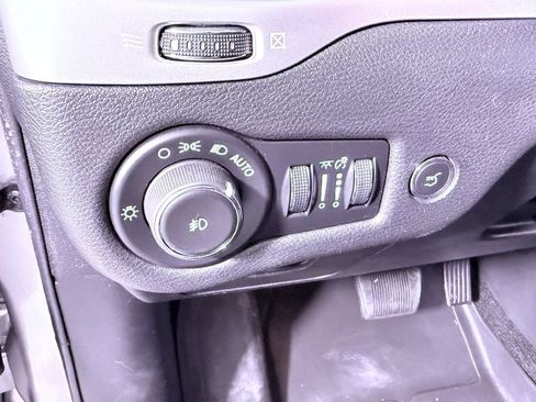 Used 2015 Jeep Cherokee Trailhawk w/ Comfort/Convenience Group image 10