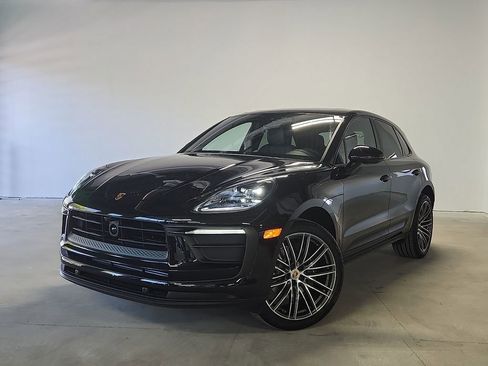 New 2026 Porsche Macan AWD/4WD image 1