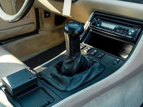 Used 1986 Porsche 944 Turbo image 66