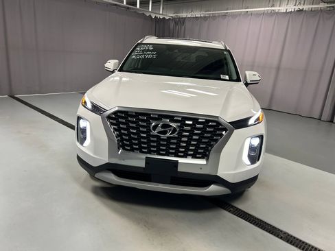 Used 2020 Hyundai Palisade SEL w/ Premium Package FWD image 2