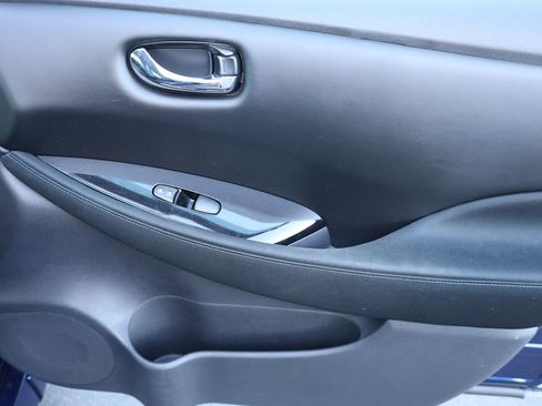 Used 2019 Nissan Leaf SV w/ Protection Package image 14