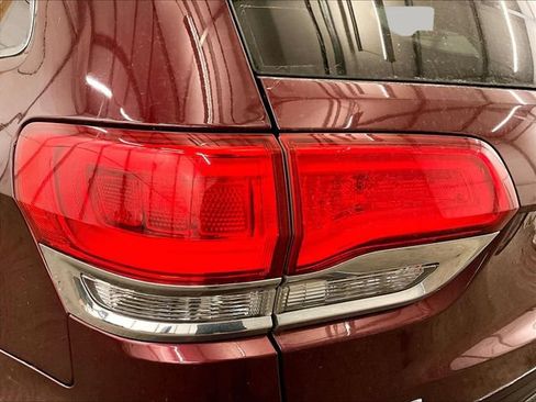 Used 2018 Jeep Grand Cherokee Overland AWD/4WD image 29