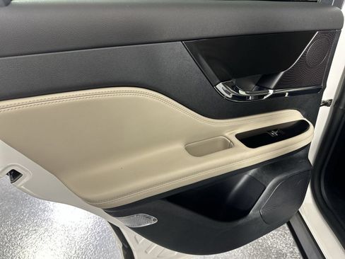 Used 2025 Lincoln Corsair FWD w/ Equipment Group 101A image 34