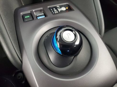 Used 2025 Nissan Leaf S FWD image 17