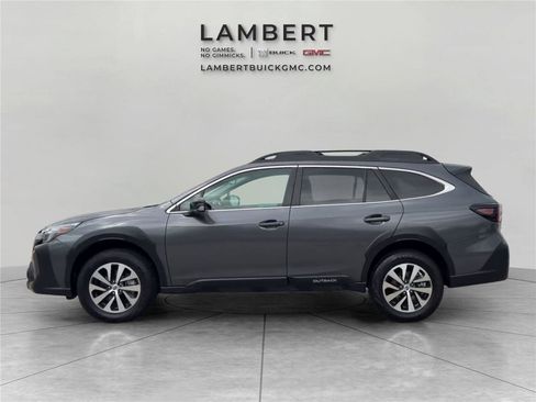 Used 2025 Subaru Outback Premium AWD/4WD image 2