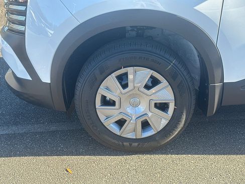 New 2026 Nissan Kicks S image 11