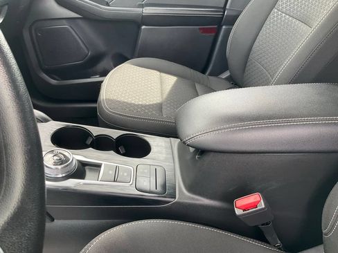 Used 2025 Ford Escape Active AWD/4WD image 17