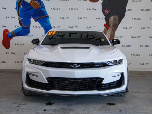 Used 2021 Chevrolet Camaro SS image 18