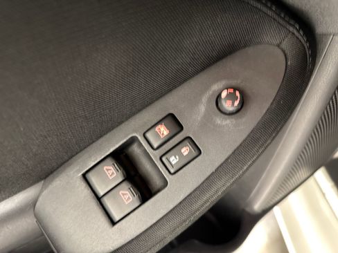 Used 2015 Nissan 370Z Coupe RWD image 17