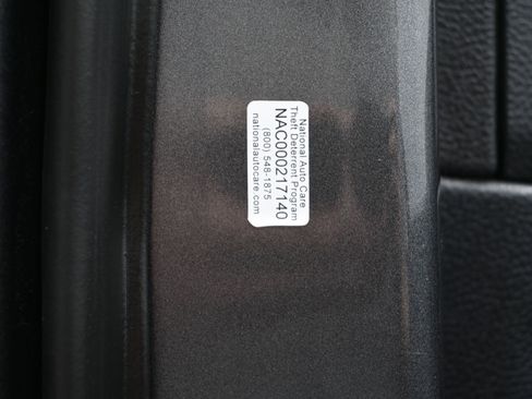 Used 2017 Ford F250 Lariat w/ Chrome Package image 45