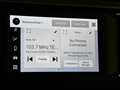 Used 2022 Chrysler Voyager LX image 27