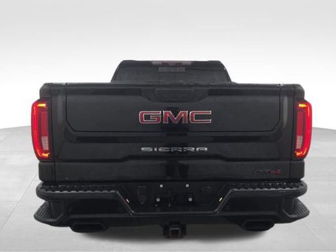 Certified 2022 GMC Sierra 1500 AT4 w/ AT4 Carbonpro Edition AWD/4WD image 7